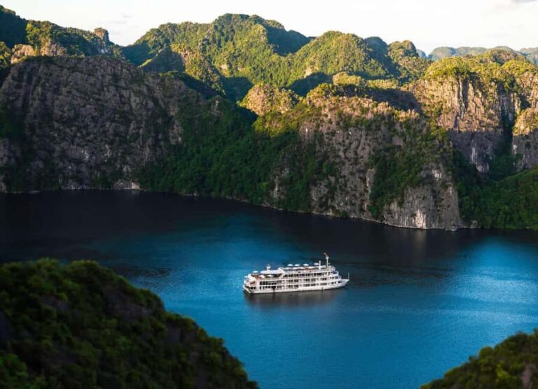 2 Days 1 Night Signature Voyage with Au Co Cruise - A Deep Dive into the Au Co Experience