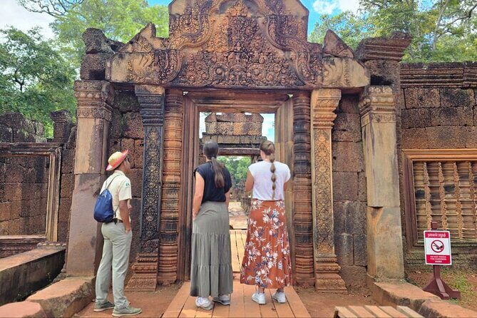 2 Days Tour in Siem Reap including Lunch, Dinner & Apsara Show - Authenticity and Cultural Highlights