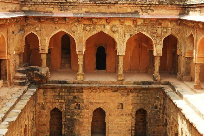 3-Hour Mehrauli Archaeological Park Ruins Walking Tour Delhi - Authentic Stories and Haunted Spots