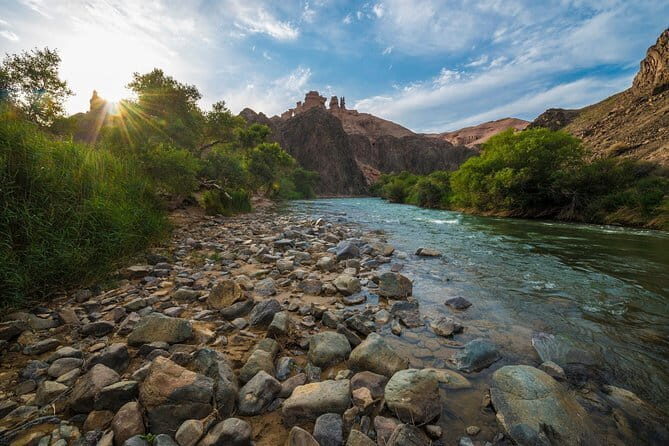 4-Day Altyn Emel Park + Kolsai & Kaindy Lakes + Charyn Canyon jeep-tour - Who Will Love This Tour?