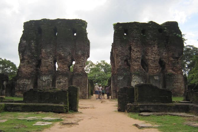 4 Days Tour To Polonnaruwa Sigiriya Dambulla Kandy & Nuwara Eliya - Practical Aspects and Value