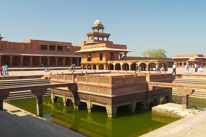 Affordable transfer from Jaipur to Agra via Fatehpur Sikri - Deep Dive: What to Expect at Fatehpur Sikri