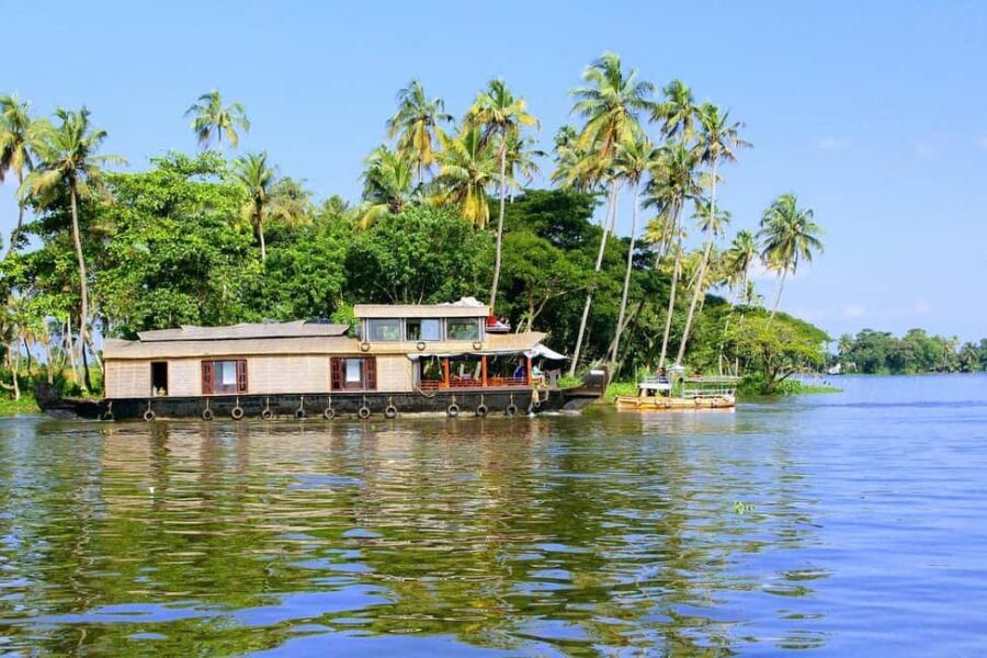 Aleppey Houseboat backwater Day Tour with Lunch and pickup - A Deep Dive into the Alleppey Houseboat Experience