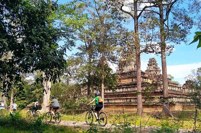 Angkor Sunrise Bike Tour - Breakfast & Lunch included - The Experience in Detail: What to Expect