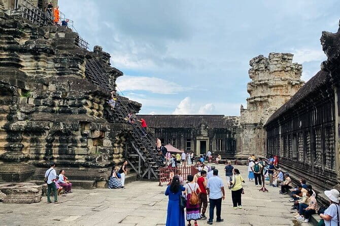 Angkor Wat Full Day Shared Tour with Guide - Practical Tips and What to Expect