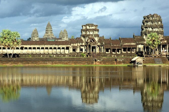 Angkor Wat Temples Tour with Entrance Ticket and Lunch - What the Reviews Say