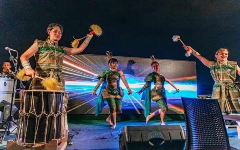 Bangkok: Alangka Luxury Cruise with Buffet and Live Music - Who Will Love This Cruise?