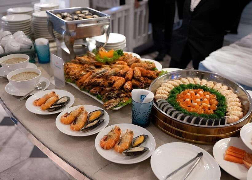 Bangkok: Carnival Dinner Cruise with Free-Flow Beer & Buffet - A Complete Breakdown of the Experience