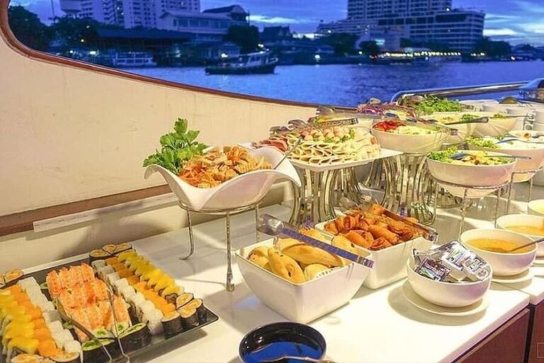 Bangkok: Evening Dinner Cruise with Live Music Chao Phraya - The Experience in Detail