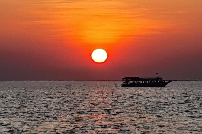 Banteay Srei Temple and Kompong Phluk Village Private Tour - Practical Details and What to Expect