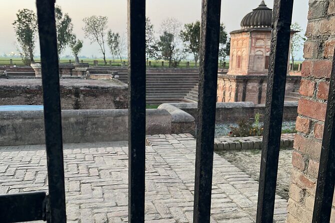 Beyond Borders Wagah Beeting The Retreat Ceremony Tour - A Closer Look at the Experience