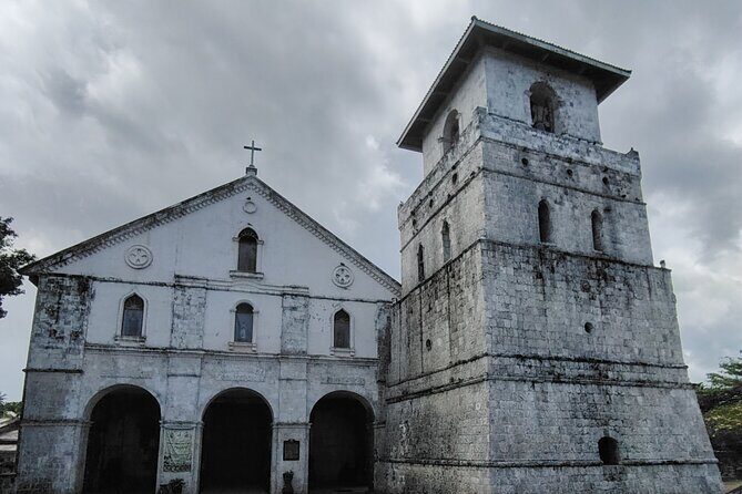 Bohol Countryside Tour to Chocolate Hills and Loboc River - Transport and Group Size