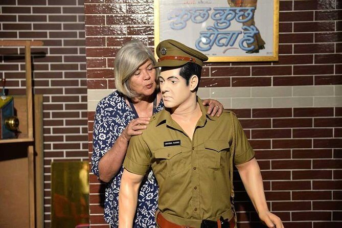 Bollywood Studio Tour: Get an Exclusive Behind-the-Scenes - Who Should Consider This Tour?