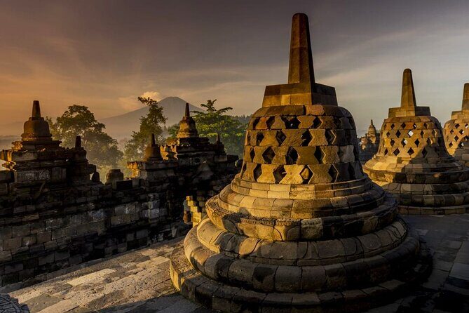 Borobudur Sunrise On Temple Structure Guided Tour With Breakfast - Who is this tour best suited for?