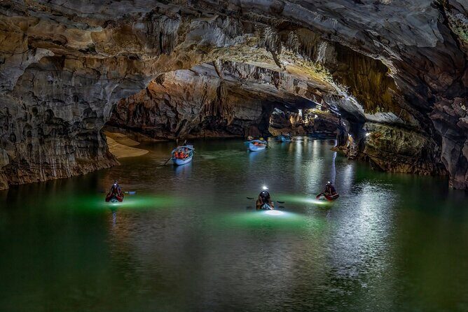 Conquer of Phong Nha Cave 4,5 km by kayaking Group Tour - Who Is This Tour Best For?