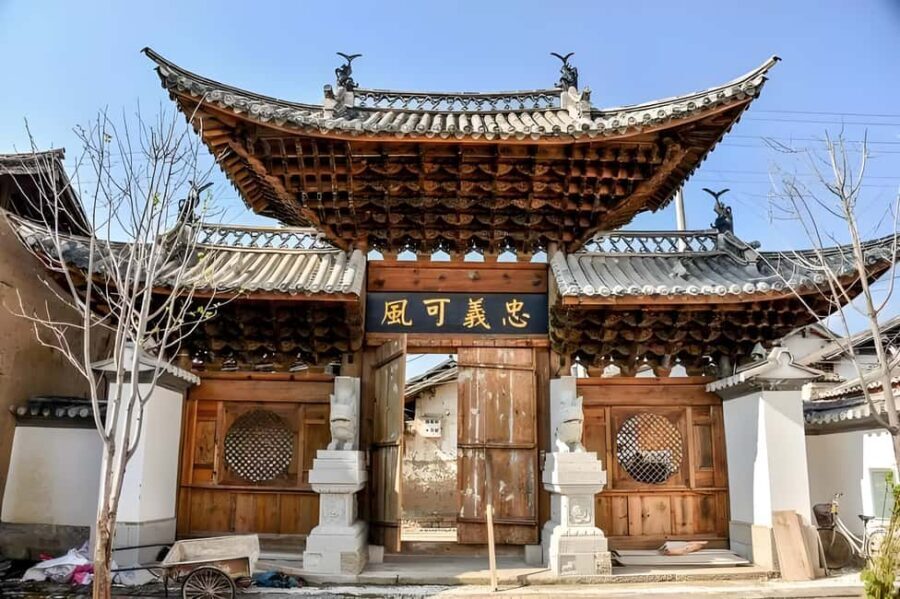 DaliJianchuan Ancient Town Woodcarving & Cuisine - UNESCO Wood Carving: A Craft Passed Down Generations