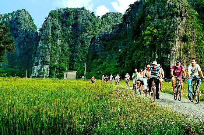 Day Tour at Hoa Lu, Tam Coc and Ninh Binh in Vietnam - In-Depth Look at the Tour Experience