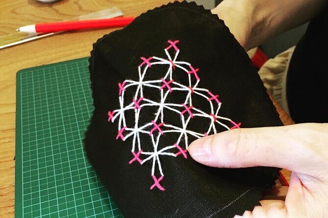 Enjoy making Sashiko needle mountain (Japanese embroidery) - A Closer Look at the Sashiko Needle Mountain Experience
