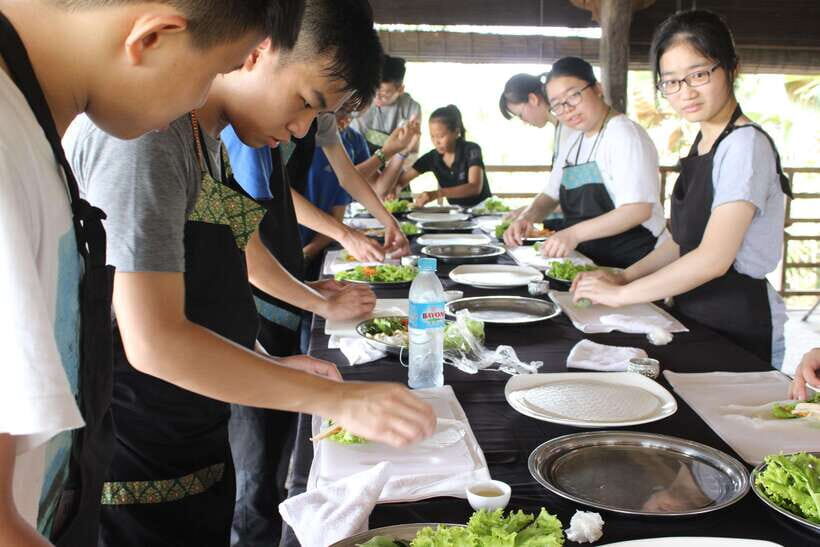 Experience Cambodian Cooking Class in Siem Reap - Who Should Consider This Tour?