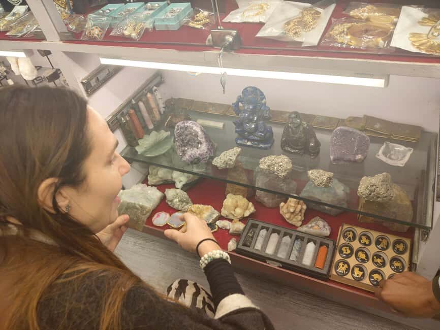 Explore Delhi's Shopper's Paradise-Bargain & Shop Like a Pro - The Sum Up