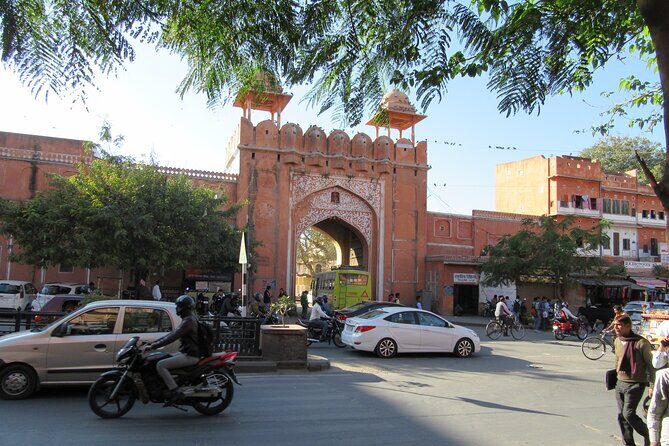 Explore Jaipur with a Licensed Guide - Who Should Consider This Tour?