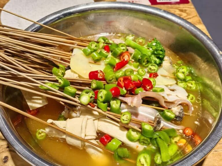 Explore Leshan's Gems: Boat Trip, Cultural Hike&Foodie Quest - Why This Tour Offers Good Value