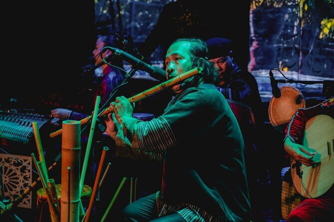 [Free E-sim] Saigon with Chao Show Night Walking Tour - Who Will Benefit Most?