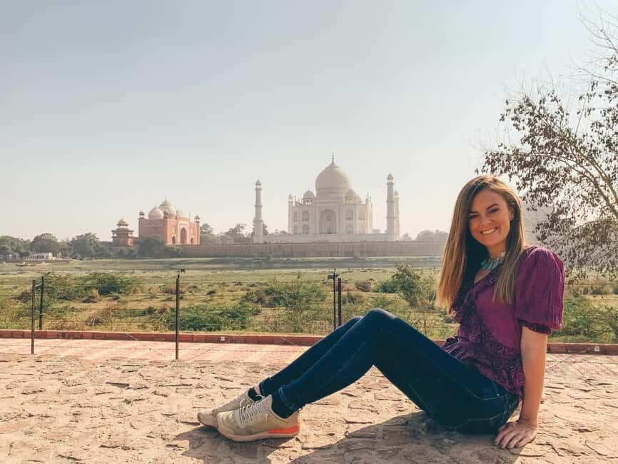 From Delhi: 2 Days Taj Mahal & Agra Tour with Fatehpur Sikri - An In-Depth Look at the 2-Day Tour from Delhi