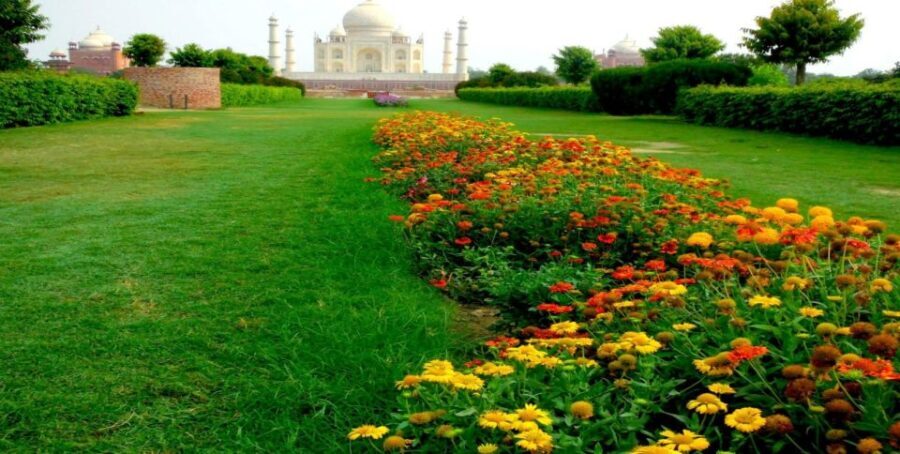 From Delhi: Luxury 2 Days Taj Mahal Tour By Car - The Itinerary: Detailed Breakdown of Your Two Days