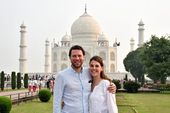 From Delhi Taj Mahal and Agra Private Guided Car Tour - Exploring Agra Fort