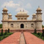 From delhi:(Vip entry)All Inclusive Taj Mahal & Red Fort day trip - Authentic Insights from Travelers