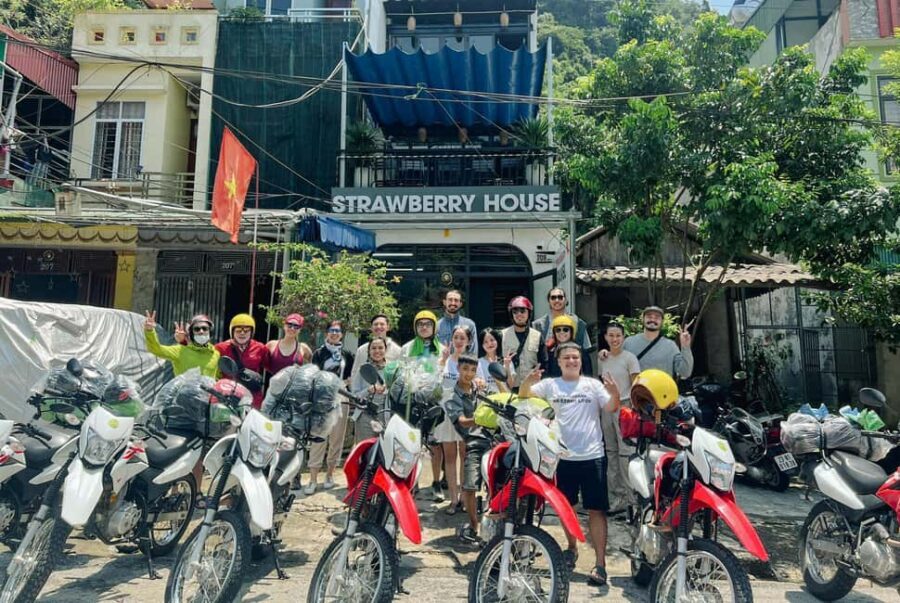 From Ha Noi to Ha Giang Loop Tour 3D/2N with Strawberry - Day 2: Du Gia to Dong Van (110 km)