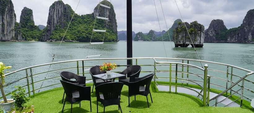From Hanoi: 1 -Day Halong Bay Cruise With Big & Small Groups - A Deep Dive into the Halong Bay Experience