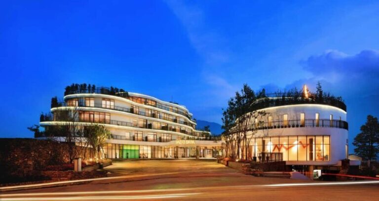 From Hanoi: Private Tour Sapa 2 Days 1 Nights| Flexible Tour - A Deep Dive into the Sapa Experience