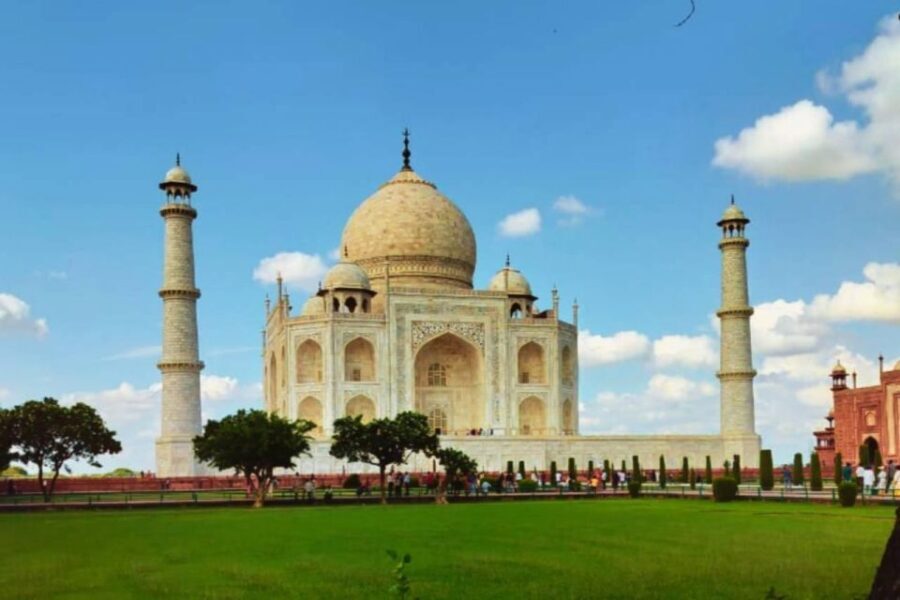 From Jaipur: Taj Mahal & Agra Private Day Trip with Transfer - Approaching the Taj Mahal: The Iconic Mughal Wonder