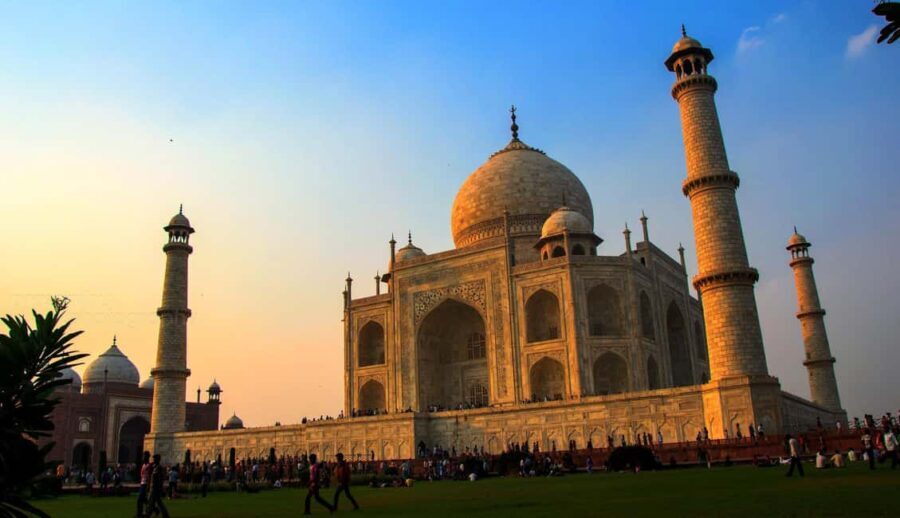 From Jaipur: Taj Sunrise Tour with Fatehpur Sikri & Abhaneri - What Travelers Say