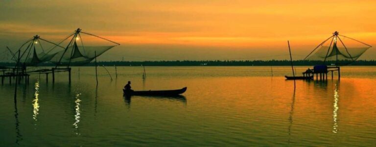 From Kumarakom: Half Day Aymanom Rural Village Tour - The Boat Ride: Cruising the Backwaters
