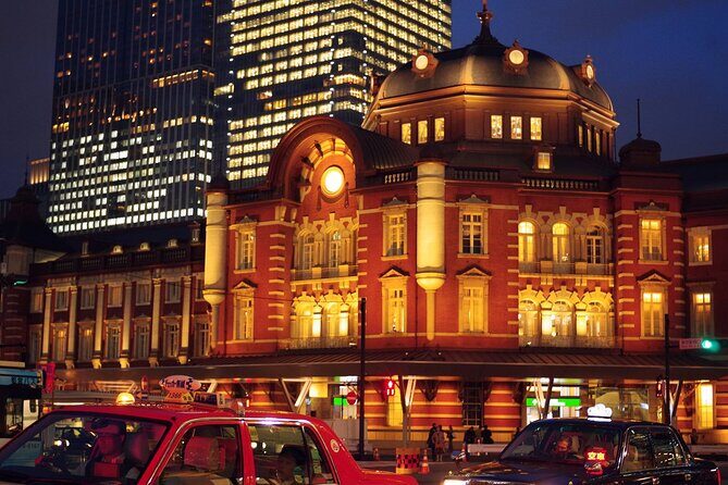 From the Imperial Palace to Odaiba : Time travel to Tokyo - Who Should Consider This Tour?