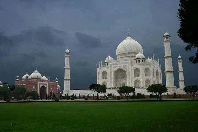 Full-Day City Tour of Agra visit The Taj Mahal, Agra Fort & Fatehpur Sikri - Exploring the Heart of Mughal India