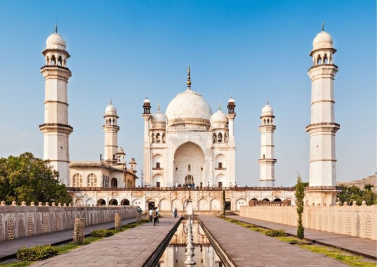 Full Day Trip Ellora Caves & Daulatabad Fort from Aurangabad - An In-Depth Look at the Experience