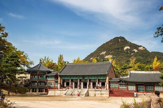 Gyeongbokgung Palace & Bukchon Village Walking Tour - Practical Details and What to Expect