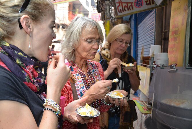 Half-Day Food Tour with Cycle Rickshaw ride to Masterji Kee Haveli - FAQ