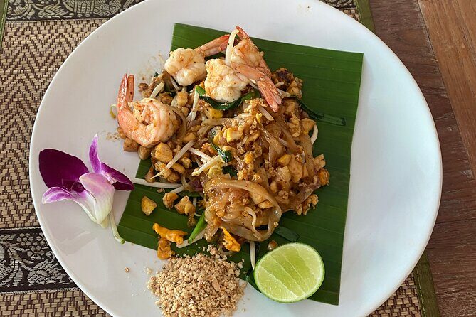Half day Thai cooking Class + Market tour+Garden tour