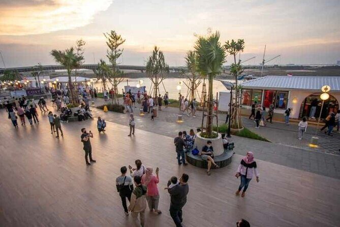 Half Day Tour Jakarta Aquarium and Pantai Indah Kapuk Jakarta - In-Depth Look at the Tour Experience