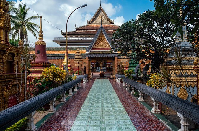 Highlights & Hidden Gems With Locals: Best of Siem Reap Private Tour - A Deeper Look into the Siem Reap Private Tour