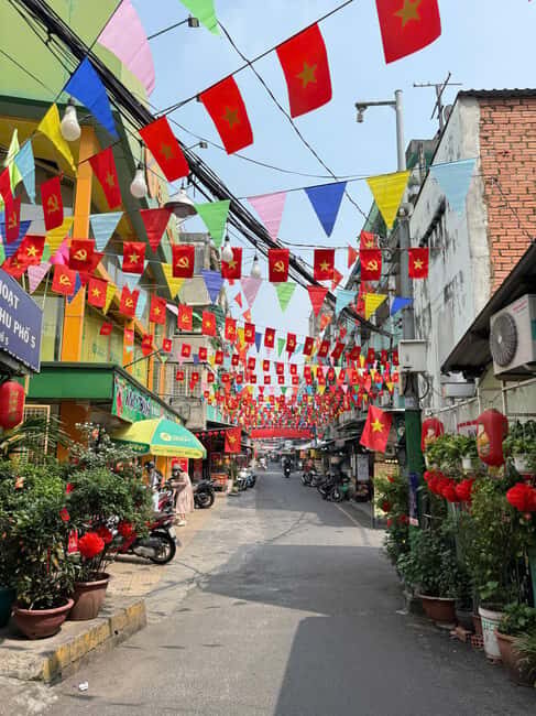 Ho Chi Minh City: Local Flowers Market & Hidden Flowers Cafe - What Makes This Tour Stand Out