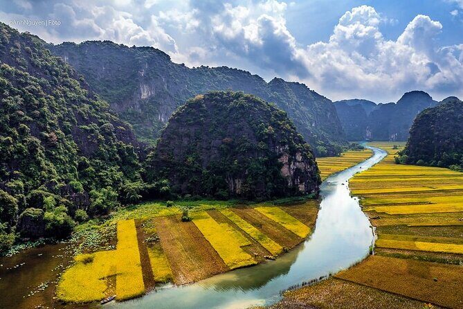 Hoa Lu Tam Coc Full-Day Tour from Hanoi with Limousine Transfer - The Value in Context