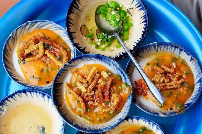 Hoi An street foods, night market and lantern boat ride - A Deep Dive into the Hoi An Food and Night Market Tour