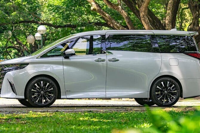 Hong Kong Airport (HKG) Transfer to Shenzhen by Toyota Alphard - Detailed Review: What to Expect from This Transfer Service