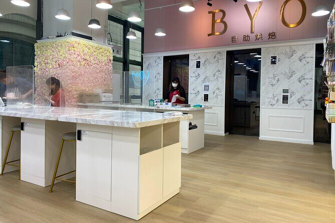 Hong Kong self-service baking experience: making custard mooncakes - A Detailed Look at the Mooncake Baking Experience